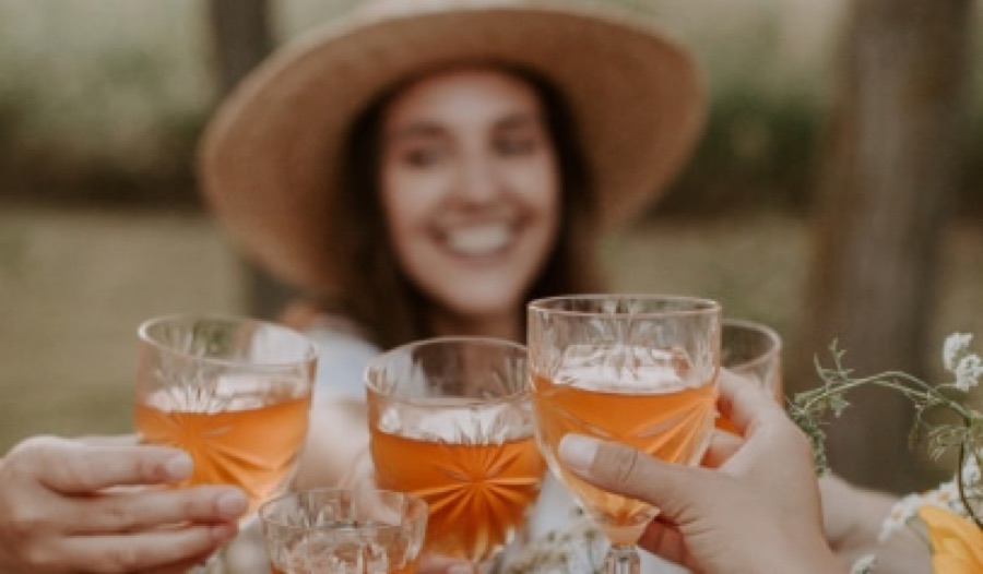 How to Eat Mindfully at BBQs, Picnics, and Parties